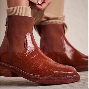Free People NWT Arlo Santa Fe Chelsea boot croc embossed  leather cognac brown